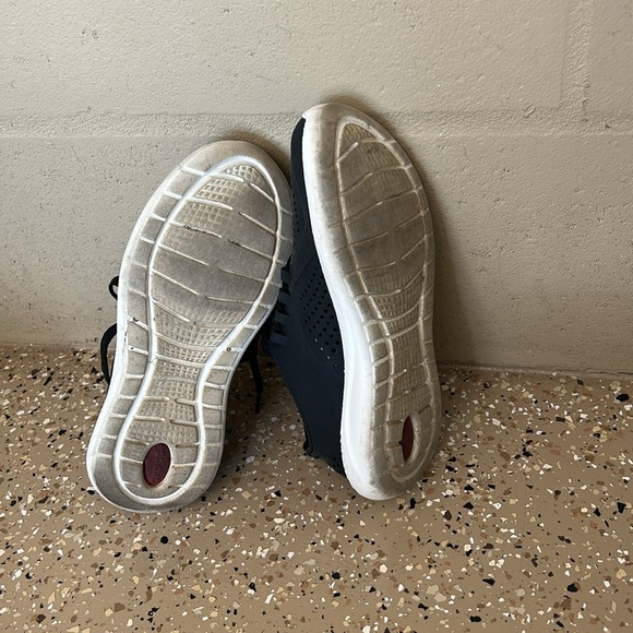 Crocs - Picture 4 of 5